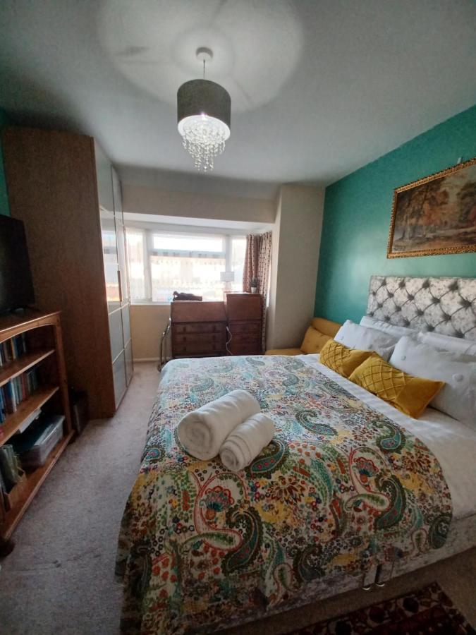 Stunning Homestay In Wolverhampton Bushbury Exterior foto